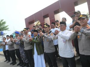 Kapolres Kepulauan Seribu Ngeriung Bareng Warga, Bahas Isu Narkoba hingga Kapal Ilegal