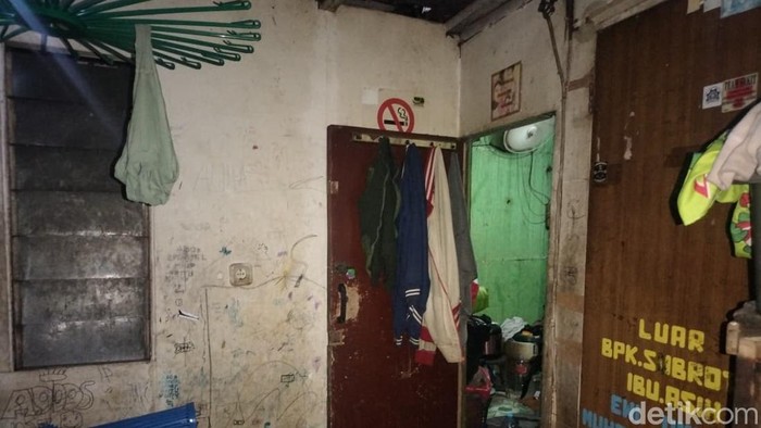 Rumah Broto di Palmerah yang dihuni 13 orang.
