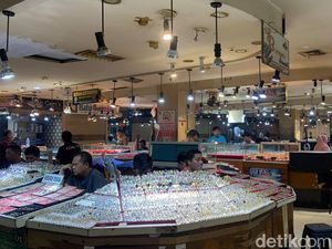 Saat Pedagang Batu Akik di Jatinegara Telan Getir: Orang Datang Buat Jual Bukan Beli