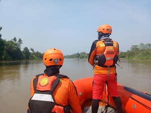 Anak 10 Tahun Hilang Saat Mandi di Sungai Komering, Basarnas Lakukan Pencarian