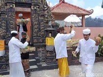 Umat Hindu Tengger Probolinggo Khusyuk Rayakan Hari Raya Saraswati