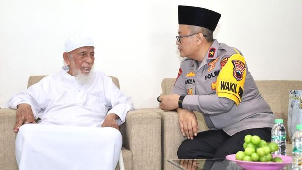 Wakapolda Jateng Sowan ke Ulama