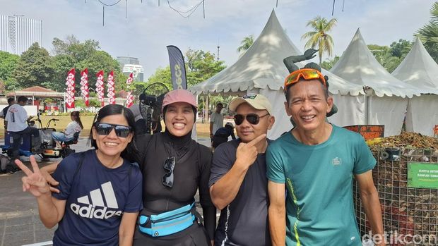 Warga Namu di Balai Kota