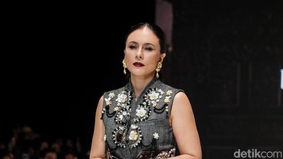 Pesona Luna Maya, Wulan Guritno & Tasya Farasya Catwalk di JFW 2027