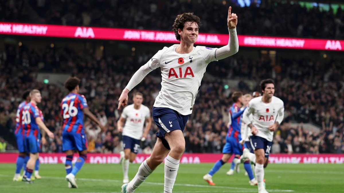 Archie Gray Hasil Tottenham Hotspur vs Crystal Palace. (Foto: Getty Images/Julian Finney)