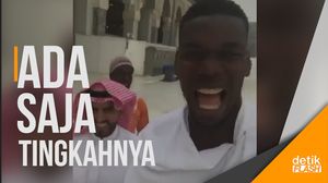 Pogba yang Akrab dengan Warga Lokal Selama Umroh