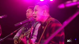 Nyanyi Lagu-Lagu Cinta Bareng The Rain