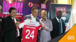 Odemwingie Berlabuh di Madura