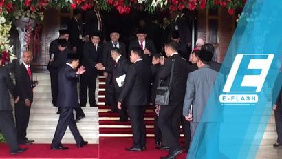 Netizen Puji Baju Adat Presiden Jokowi dan Wapres JK