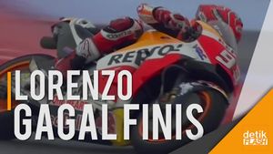Lorenzo Terpental dari Tunggangannya di GP San Marino