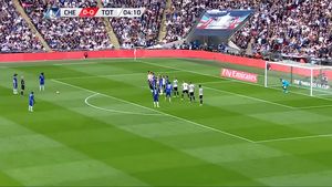 Highlight Semifinal Piala FA Chelsea 4-2 Spurs