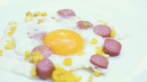 Tips dan Trik: Telur Goreng Jagung Sosis 