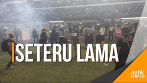 Laga Persija Lawan Persib Berujung Bentrok