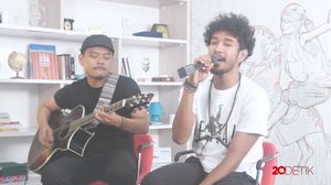 Teddy Adhitya Rilis Single Let Me, Lagu Penyembuh Patah Hati