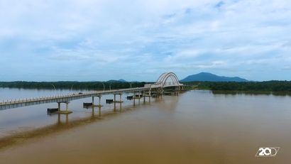 Pesona Wisata Baru Jembatan Kapuas Tayan