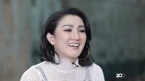 Melly Mono Bongkar Fee Pertamanya