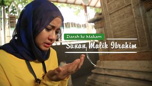 Ziarah ke Makam Maulana Malik Ibrahim