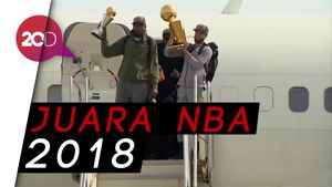 Tiba di California, Warriors Langsung Pamer Trofi