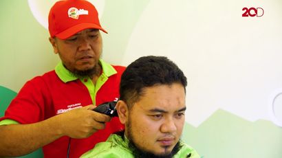 Yuk! Cukur Rambut Gratis di Pertamina Lesehan Enduro