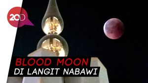 Indahnya Gerhana Bulan Total Dilihat dari Masjid Nabawi