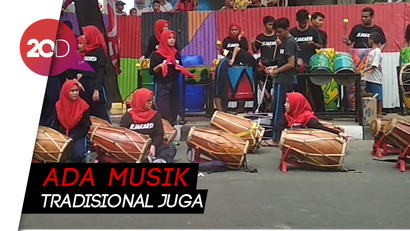 Meriahnya Marching Band di Pawai Obor Asian Games