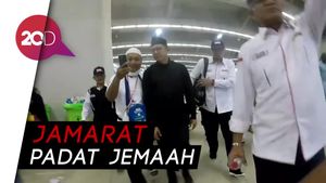 Menag Lempar Jumrah, Jadi Rebutan Selfie Jemaah Haji