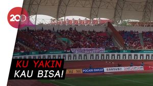Gemuruh Suporter Garuda Muda di Stadion Wibawa Mukti
