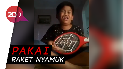  Gaya Bocah Ini Nyanyi Lagu Sedih Kocak Banget