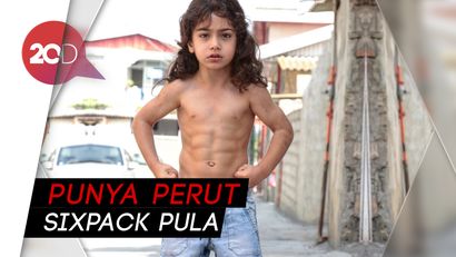 Super! Bocah Ini Jago Banget Main Sepak Bola!