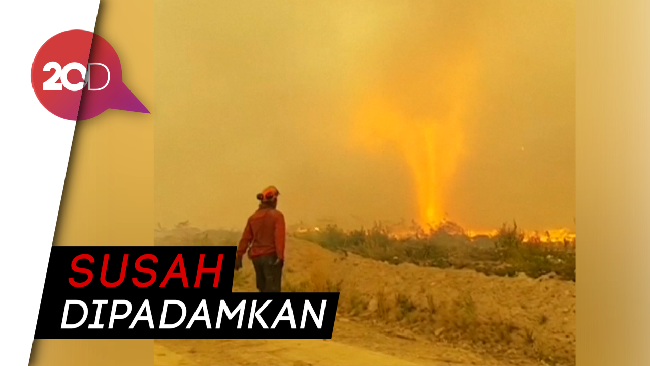 Momen Langka Tornado Api di Kanada