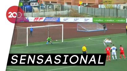 Gokil! Tendangan Penalti Akrobatik dari Pemain Muda Rusia
