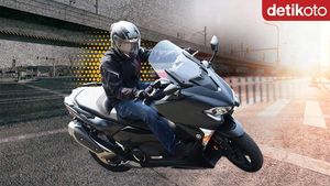 Review Yamaha TMax DX: Skuter Maxi Berteknologi MotoGP