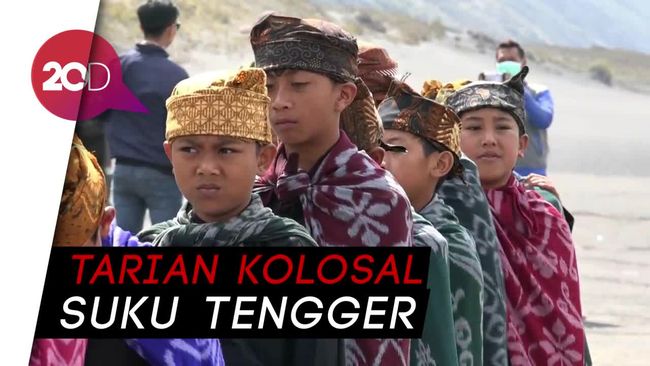 Keren! Peringatan Sumpah Pemuda dari Kaldera Gunung Bromo