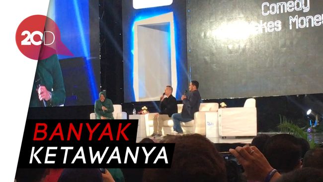 Gaya Lucu Risma Jadi Moderator ''Comedy Makes Money''