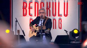 Lepas Kangen, Iwan Fals Buat E-Concert