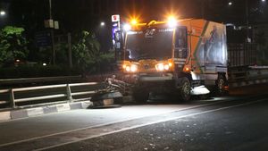 Dunia Malam Penyapu Jalan