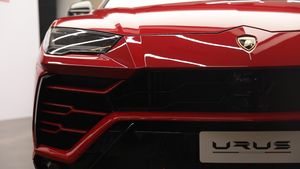 Lamborghini SUV Urus Resmi Mendarat di Jakarta