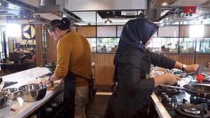 Serunya 2 Pembaca Beruntung Ini Masak Bareng Chef Chandra