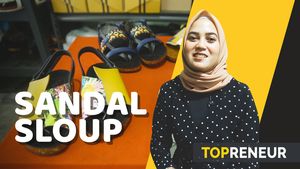 Sandal Sloup, Sulap Limbah Jadi Sandal Cantik