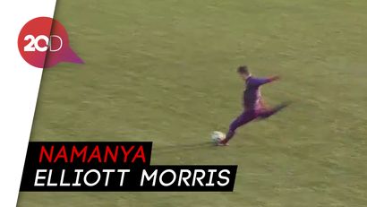 Kiper Ini Cetak Gol Tendangan Dewa Menakjubkan
