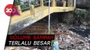 Dear Kang Emil, Jaring Sampah di Kali Perbatasan Bekasi Jebol! Dear Kang Emil, Jaring Sampah di Kali Perbatasan Bekasi Jebol!