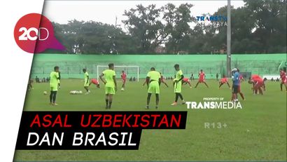 Aremania Sambut 2 Pemain Anyar Saat Gelar Latihan Perdana