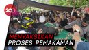 Proses Pemakaman Istri Ustaz Maulana Dipadati Ratusan Warga Proses Pemakaman Istri Ustaz Maulana Dipadati Ratusan Warga