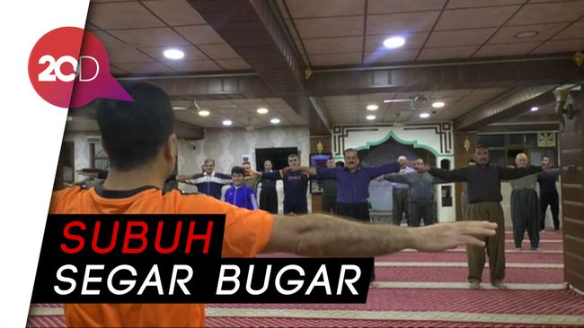 Tak Cuma Salat, Ada juga Olahraga Berjamaah di Masjid Irak - detikNews