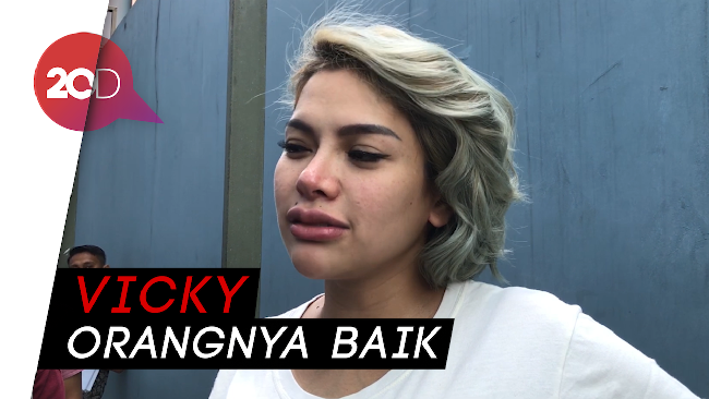 Vicky Nitinegoro Dampingi Nikita Mirzani Lahiran?