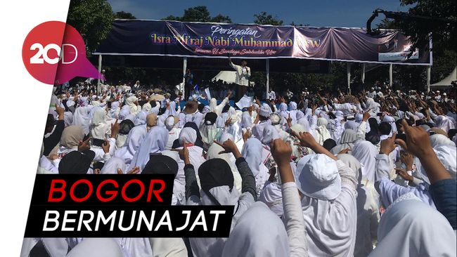 Taman Buah Mekarsari Memutih Oleh Pendukung Sandiaga