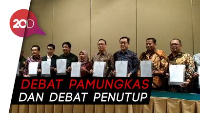 Panelis dan Moderator Debat Kelima Teken Pakta Integritas