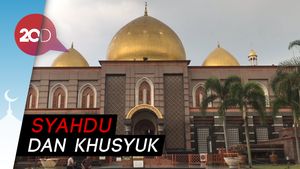  Mengintip Aktivitas Ngabuburit di Masjid Kubah Emas Depok 