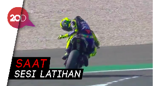 Duh... Rantai Motor yang Ditunggangi Rossi Putus!