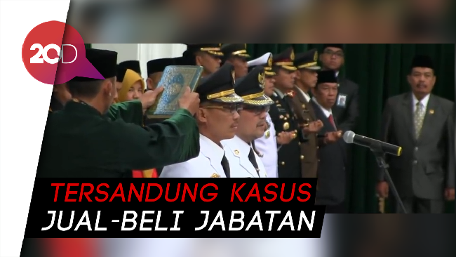 Lima Menit Usai Dilantik, Bupati Cirebon Sunjaya Diberhentikan